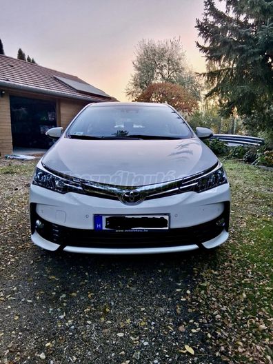 TOYOTA COROLLA Sedan 1.6 Active Comfort 50th Anniversary