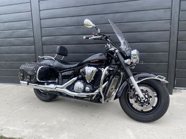 YAMAHA XVS 1300 A MIDNIGHT STAR