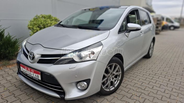 TOYOTA VERSO 1.8 Executive Skyview