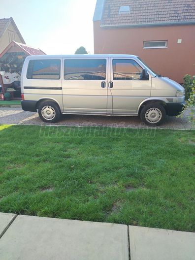 VOLKSWAGEN TRANSPORTER T4 Caravelle 2.5 GL 7DC 3K2 8