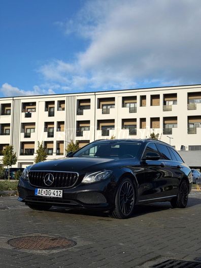 MERCEDES-BENZ E 220 d T 9G-TRONIC