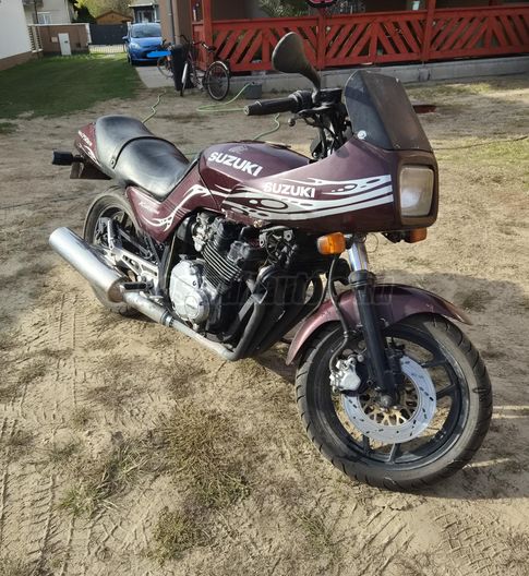 SUZUKI GSX 750 ES