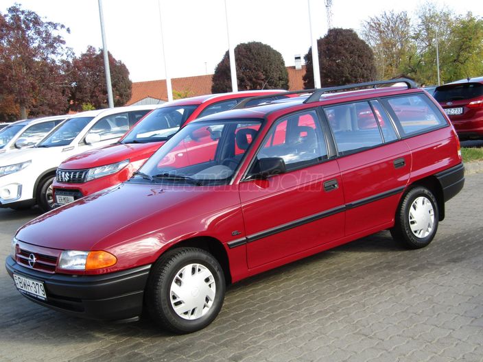 OPEL ASTRA F Caravan 1.4 GL